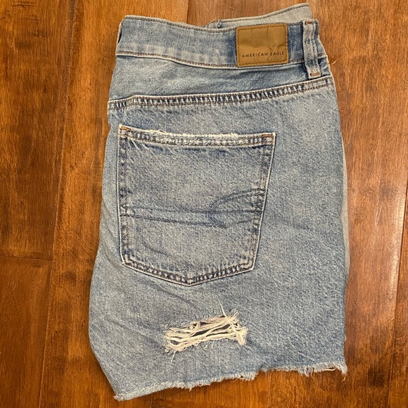 American Eagle Distressed Shorts - Picture 2 of 3